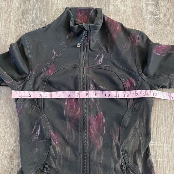 Lululemon Forme Jacket *Cuffins in Midnight Iris Multi - Picture 8 of 14